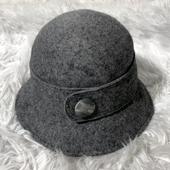 WOOL Felt hat one button detail gray like new - Picture 5 of 9